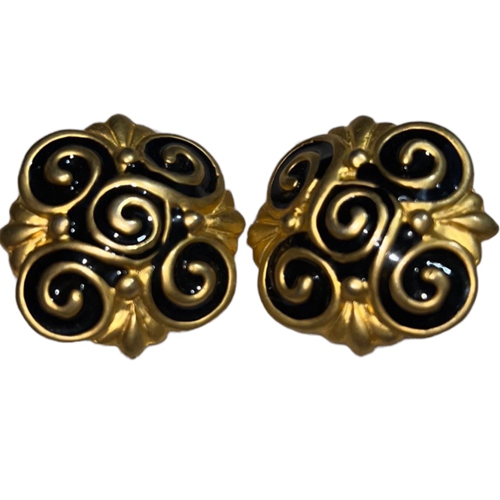 Vintage Vanecci Gold tone and black enamel Clip-on earrings
